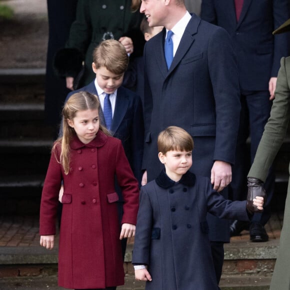 Le prince William, prince de Galles, Catherine (Kate) Middleton, princesse de Galles, le prince George de Galles, la princesse Charlotte de Galles, et le prince Louis de Galles - La famille royale d'Angleterre assiste au service religieux de Noël à l'église St Mary Magdalene à Sandringham, Norfolk, Royaume Uni, le 25 décembre 2022. 