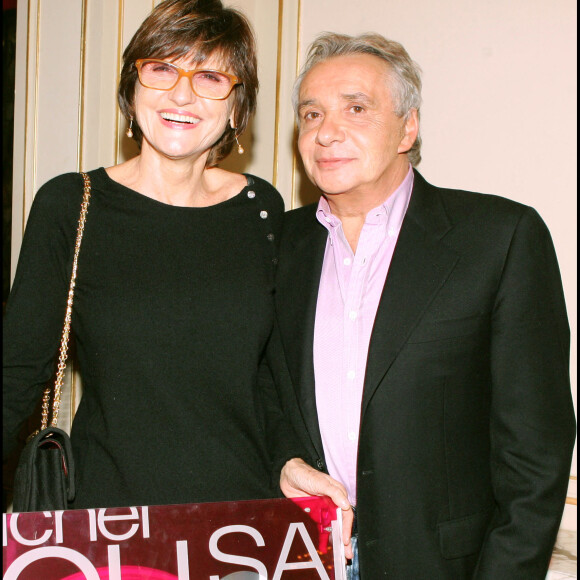 Exclusif - Michel Sardou et Anne-Marie Périer - Michel Sardou a recu un double disque de platin pour son album 'Du Plaisir'