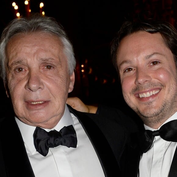 Michel Sardou et son fils Davy Sardou (prix du meilleur acteur dans un second rôle) - La 26e nuit des Molières aux Folies Bergère à Paris, le 2 juin 2014. 
