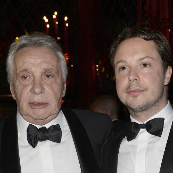 Michel Sardou et son fils Davy Sardou (prix du meilleur acteur dans un second rôle) - La 26e nuit des Molières aux Folies Bergère à Paris, le 2 juin 2014. 