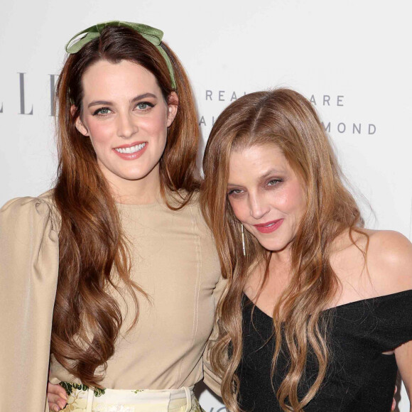 Rétro - Décès de Lisa Marie Presley, fille unique du "King" Elvis, à 54 ans  FILE PHOTO Lisa Marie Presley Reportedly In Critical Condition and In Coma. BEVERLY HILLS, CA - OCTOBER 16: Riley Keough, Lisa Marie Presley, at the 24th Annual ELLE Women in Hollywood Awards At The Four Seasons Hotel Los in Beverly Hills, Angeles California October 16, 2017.