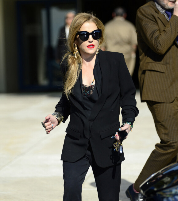 Exclusif - Lisa Marie Presley assiste aux obsèques de son grand-père, Joseph Beaulieu à Los Angeles.