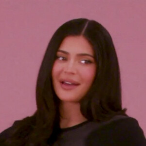 Les images de la bande-annonce de la série "Glam Bar" avec Kylie Jenner.