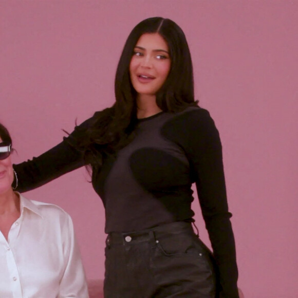 Les images de la bande-annonce de la série "Glam Bar" avec Kylie Jenner.