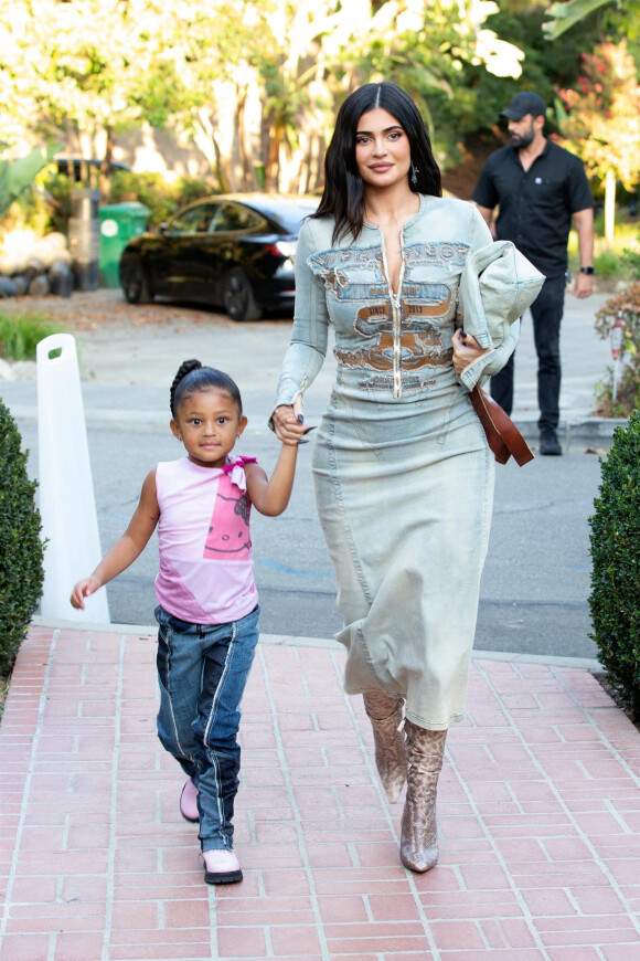 Exclusif - Kylie Jenner et sa fille Stormi à leur arrivée à l'événement 818 Tequila à Beverly Hills. Le 17 août 2022 
