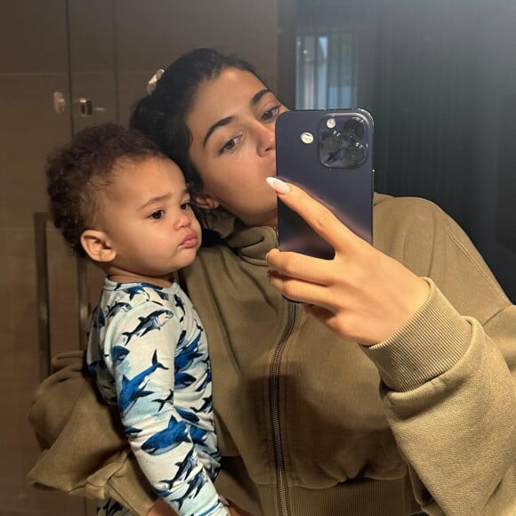 Kylie Jenner présente officiellement son petit garçon sur Instagram