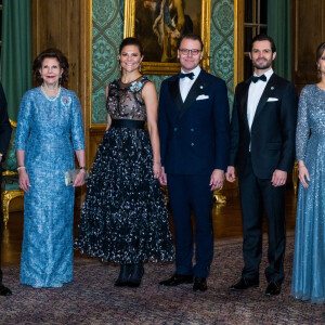 La princesse Victoria de Suède, Le prince Daniel de Suède, La princesse Sofia (Hellqvist) de Suède, Le prince Carl Philip de Suède, lors du dîner de gala annuel "Sverigemiddagen (dîner suédois)", suivi d'un concert dans la salle Rikssalen du palais royal à Stockholm.