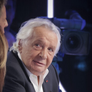 Exclusif - Michel Sardou sur le plateau de l'émission Touche pas à mon poste (TPMP) présentée en direct par C.Hanouna et diffusée sur C8. © Jack Tribeca / Bestimage 