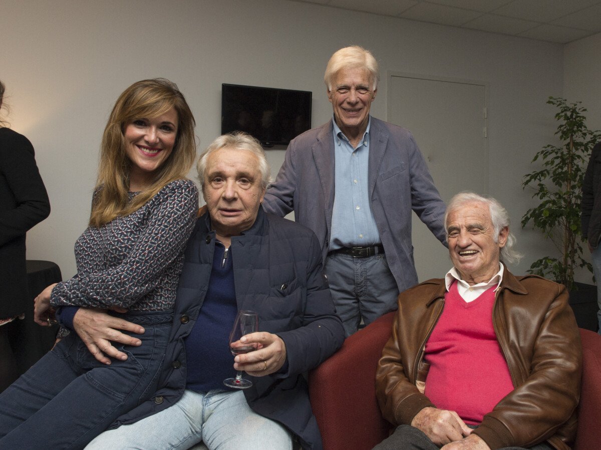 Photo : Exclusif - Victoria Bedos, Michel Sardou, Guy Bedos et Jean-Paul  Belmondo - People au concert ultime de Michel Sardou pour la dernière date  de son spectacle La dernière danse à