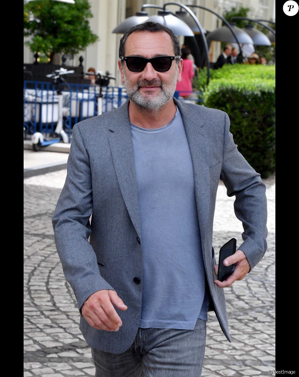 Gilles Lellouche arrive à l'hôtel "Martinez" lors du 75ème Festival International du Film de Cannes, France, le 23 mai 2022.