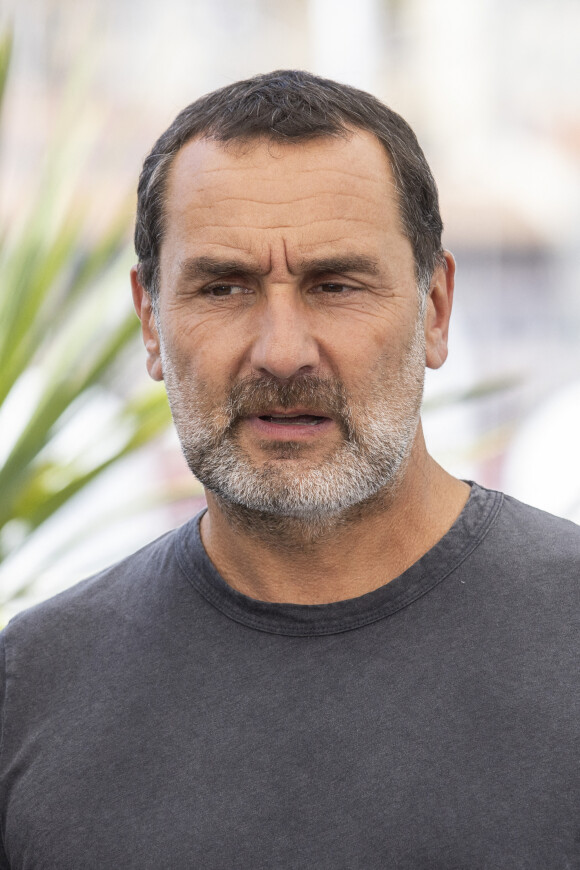 Gilles Lellouche - Photocall de "Fumer Fait Tousser (Smoking Causes Coughing)" lors du 75ème Festival International du Film de Cannes, le 21 mai 2022. © Cyril Moreau/Bestimage 