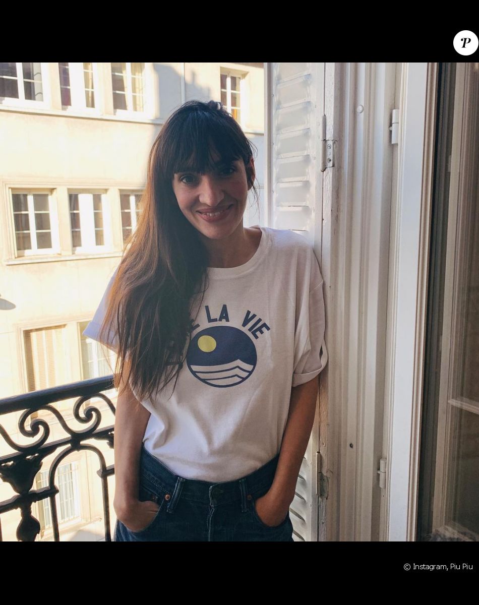 Piu Piu, DJ et mannequin, est la compagne de Jonathan Cohen depuis 2016. @ Instagram / Piu Piu
