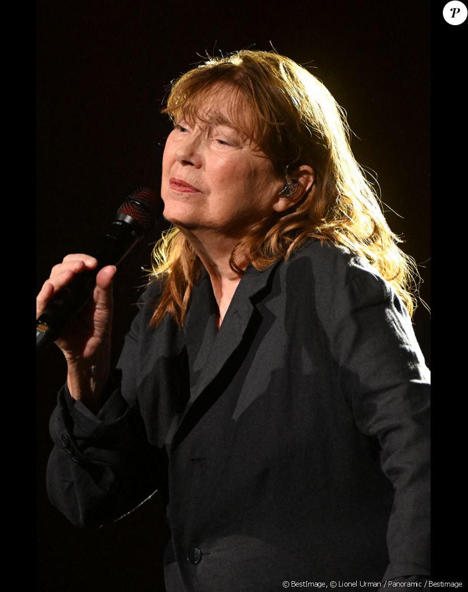 Jane Birkin - Le Festival Fnac Live Paris en partenariat avec la Ville de Paris reprend ses quartiers d'été en plein coeur de la capitale. Co-organisé par la Fnac et la Ville de Paris, le festival revient enfin dans sa forme originelle du 29 juin au 1er juillet. Pour sa 11e édition, cet événement unique et singulier au coeur de Paris proposera sur ses 3 soirées 29 concerts gratuits sur le Parvis de l'Hotel de Ville ainsi que dans ses Salons. Le 30 juin 2022 © Lionel Urman / Panoramic / Bestimage