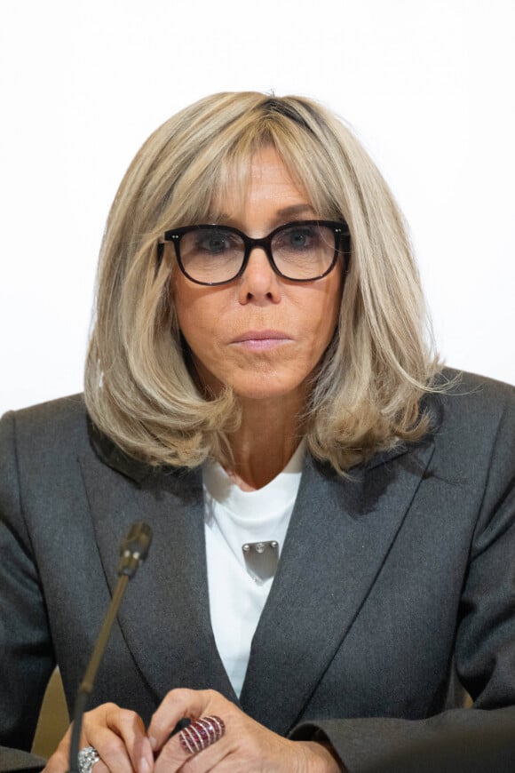 La Première dame, Brigitte Macron au lancement du Laboratoire pour la protection de l'enfance en ligne au palais de l'Elysée à Paris, France, le 10 novembre 2022. © Jacques Witt/Pool/Bestimage 