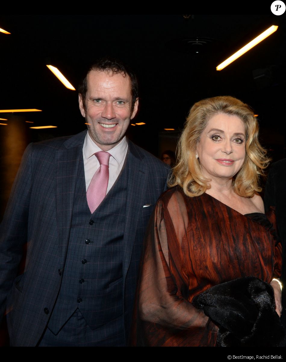 Christian Vadim et sa mère Catherine Deneuve, présidente du jury des Globes de Cristal 2017 - 11ème cérémonie des Globes de Cristal au Lido à Paris, le 30 janvier 2017. © Rachid Bellak/Bestimage