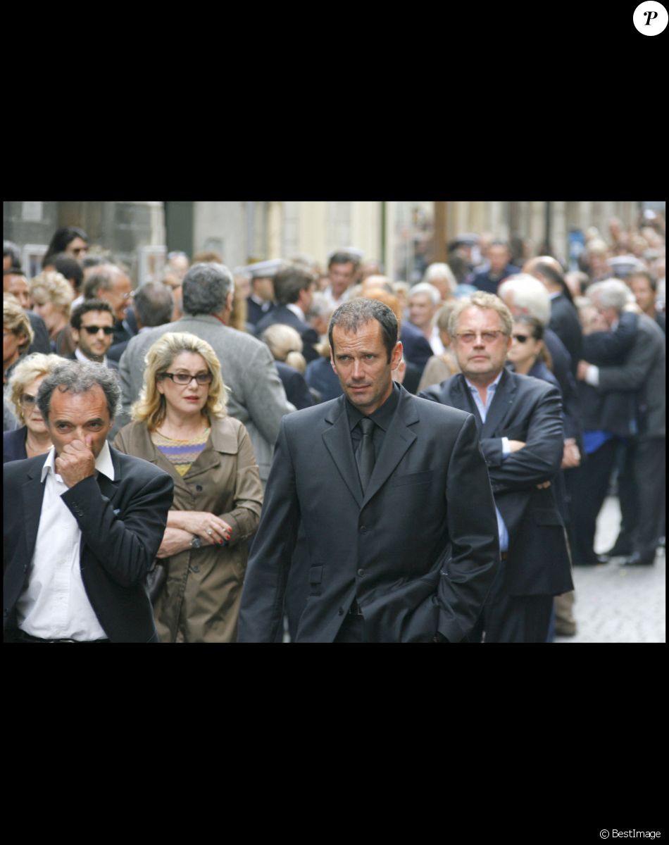 Catherine Deneuve et son fils Christian Vadim - Obsèques de Jean-Claude Brialy à l'église Saint-Louis