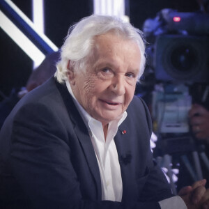Exclusif - Michel Sardou sur le plateau de l'émission Touche pas à mon poste (TPMP) © Jack Tribeca / Bestimage