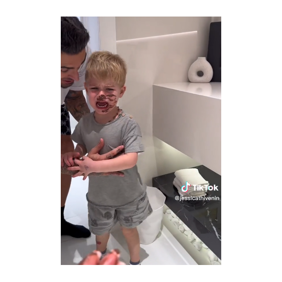 Jessica Thivenin fait une blague à son fils Maylone et le fait pleurer - TikTok
