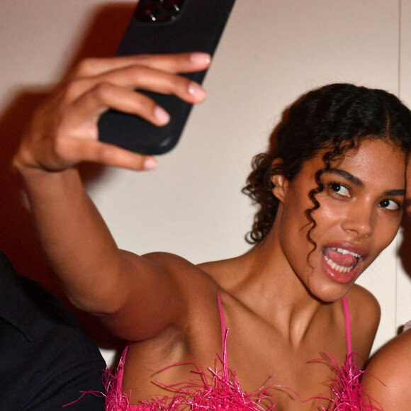 Tina Kunakey et Adèle Exarchopoulos - Photocall en front row du défilé "Le Raphia" de la maison Jacquemus au Bourget le 12 décembre 2022. © Veeren / Clovis / Bestimage