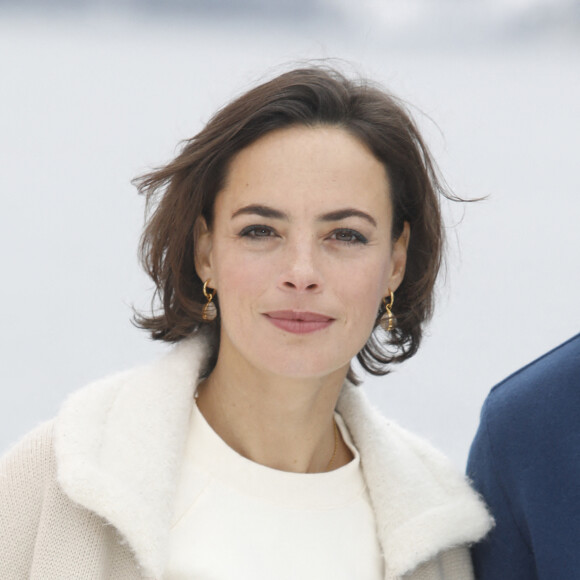 Bérénice Bejo - Photocall du jury du 30e Festival international du film fantastique de Gérardmer, le 26 janvier 2023. © Denis Guignebourg / Bestimage