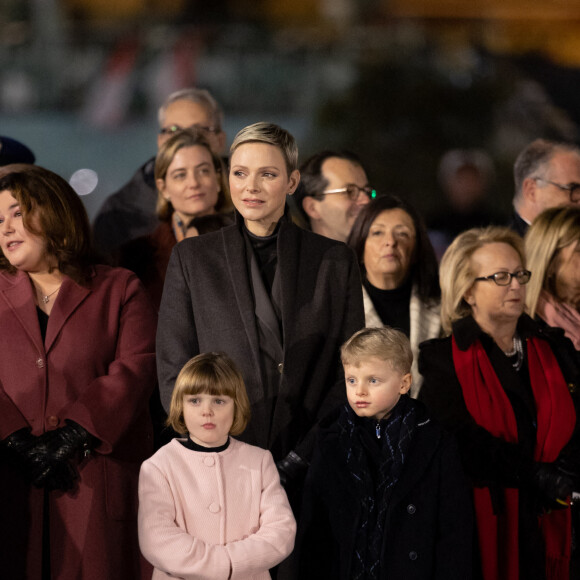 La princesse Charlène de Monaco avec ses jumeaux Jacques et Gabriella - La famille princière de Monaco participe à l'embrasement de la barque lors des célébrations de la Sainte-Dévote sur le quai Albert 1er à Monaco le 26 janvier 2023. © Olivier Huitel / Pool Monaco / Bestimage