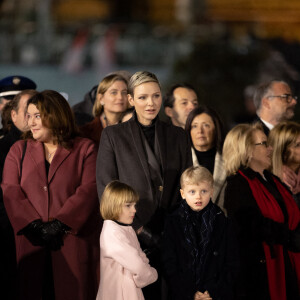 La princesse Charlène de Monaco avec ses jumeaux Jacques et Gabriella - La famille princière de Monaco participe à l'embrasement de la barque lors des célébrations de la Sainte-Dévote sur le quai Albert 1er à Monaco le 26 janvier 2023. © Olivier Huitel / Pool Monaco / Bestimage