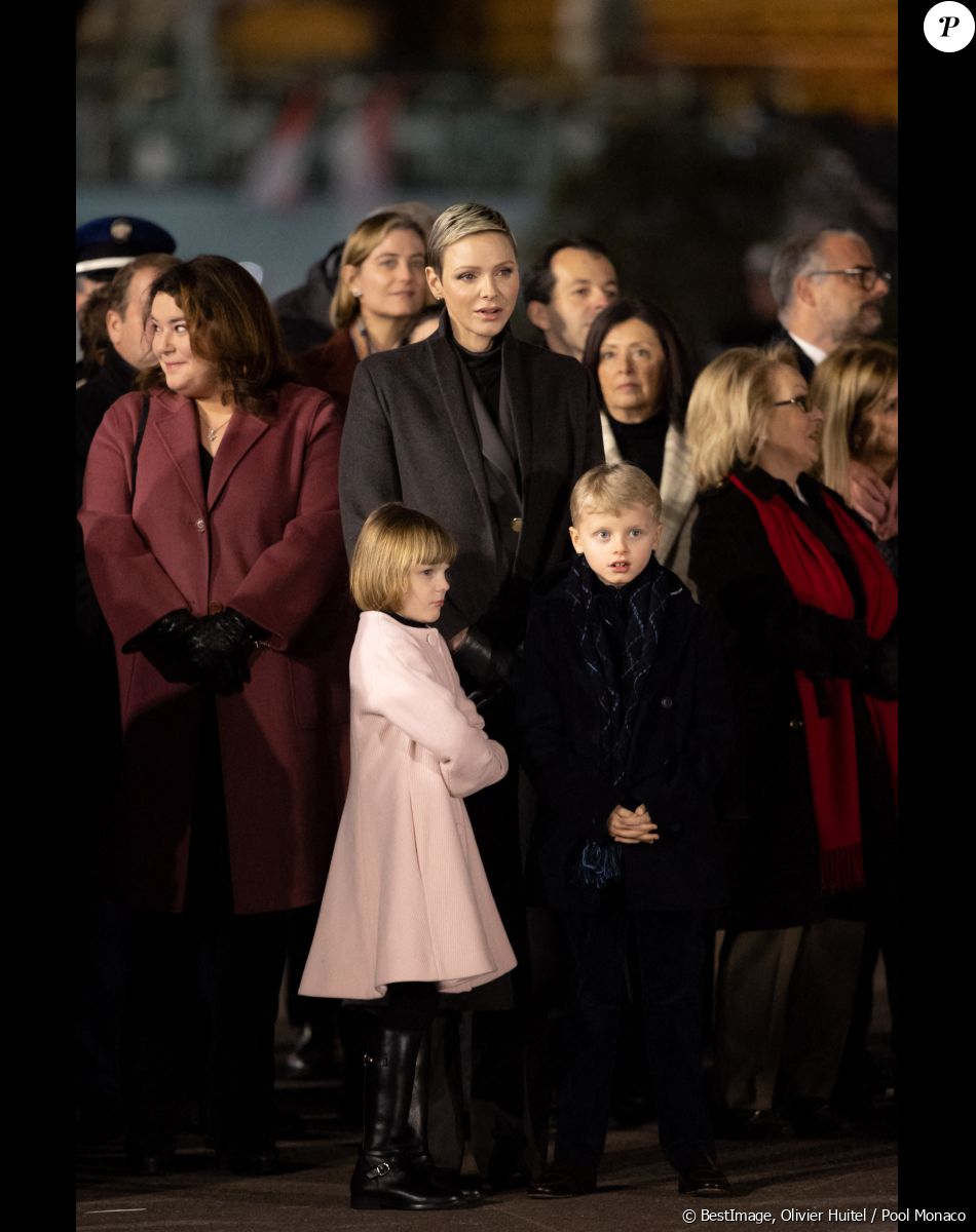 La princesse Charlène de Monaco avec ses jumeaux Jacques et Gabriella - La famille princière de Monaco participe à l'embrasement de la barque lors des célébrations de la Sainte-Dévote sur le quai Albert 1er à Monaco le 26 janvier 2023. © Olivier Huitel / Pool Monaco / Bestimage