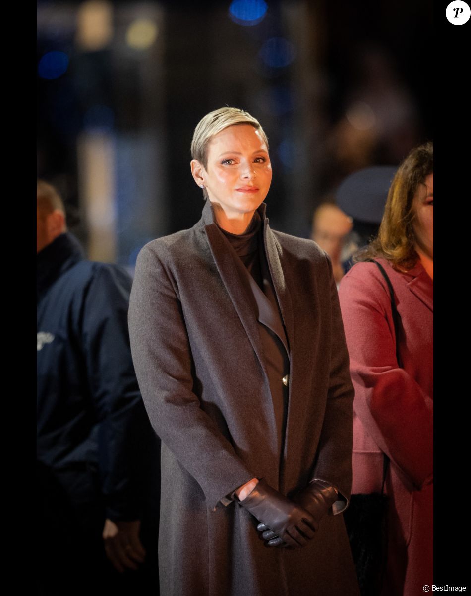 No Tabloïds - La princesse Charlène de Monaco - La famille princière de Monaco participe à l'embrasement de la barque lors des célébrations de la Sainte-Dévote sur le quai Albert 1er à Monaco le 26 janvier 2023. © Olivier Huitel / Pool Monaco / Bestimage --- No Tabloïds --- H.S.H. Princess Charlene of Monaco attend the traditional burning of a sailboat on January 26th, as part of the Sainte-Dévote celebrations in Monaco.
