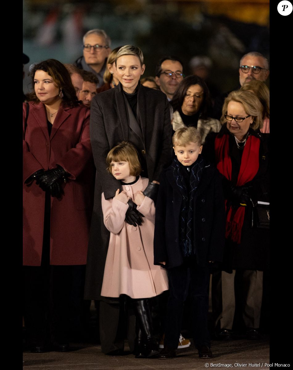 La princesse Charlène de Monaco avec ses jumeaux Jacques et Gabriella - La famille princière de Monaco participe à l'embrasement de la barque lors des célébrations de la Sainte-Dévote sur le quai Albert 1er à Monaco le 26 janvier 2023. © Olivier Huitel / Pool Monaco / Bestimage