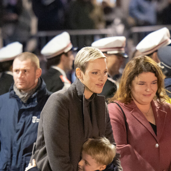 La princesse Charlène de Monaco avec ses jumeaux Jacques et Gabriella - La famille princière de Monaco participe à l'embrasement de la barque lors des célébrations de la Sainte-Dévote sur le quai Albert 1er à Monaco le 26 janvier 2023. © Olivier Huitel / Pool Monaco / Bestimage