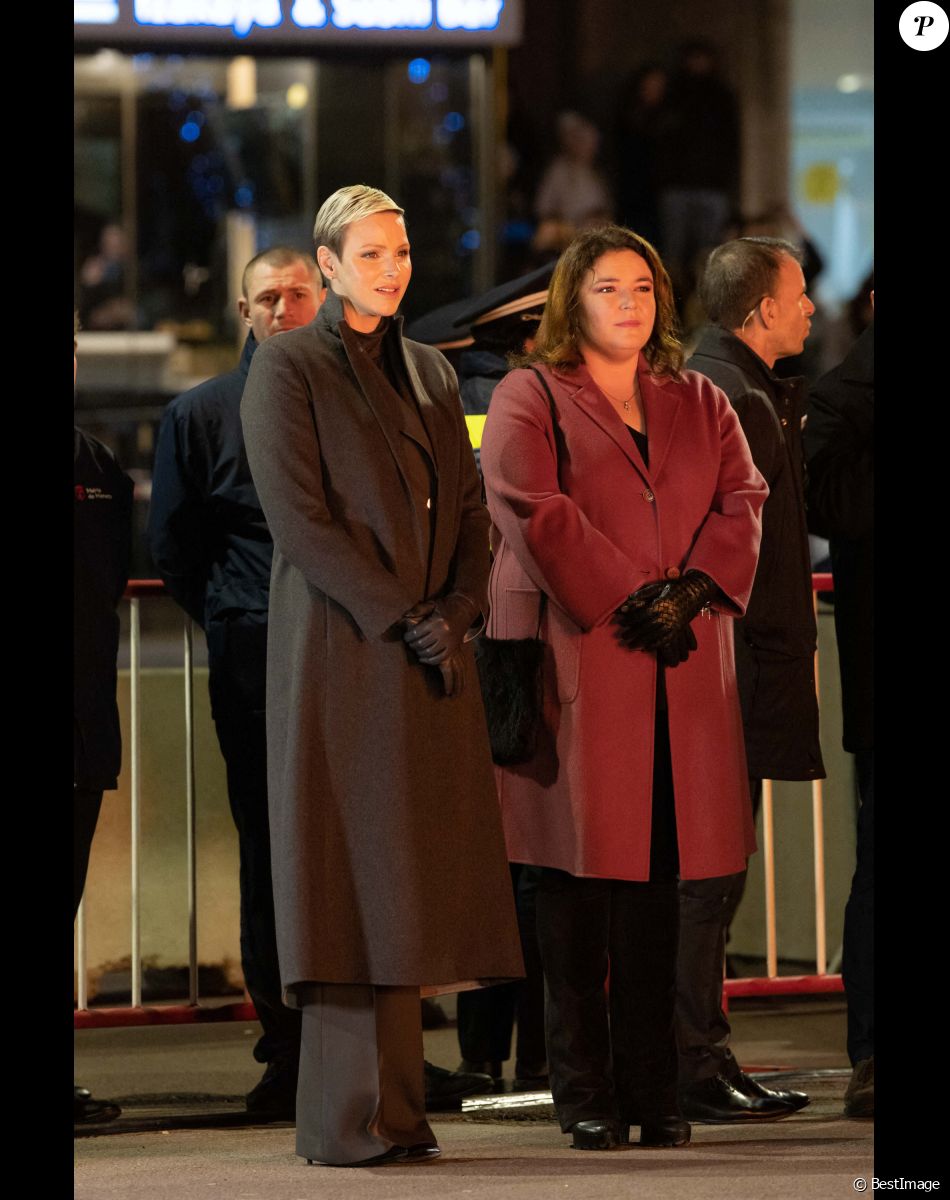 No Tabloïds - La princesse Charlène de Monaco et Mélanie-Antoinette de Massy - La famille princière de Monaco participe à l'embrasement de la barque lors des célébrations de la Sainte-Dévote sur le quai Albert 1er à Monaco le 26 janvier 2023. © Olivier Huitel / Pool Monaco / Bestimage --- No Tabloïds --- H.S.H. Princess Charlene of Monaco with Mélanie-Antoinette de Massy attend the traditional burning of a sailboat on January 26th, as part of the Sainte-Dévote celebrations in Monaco.