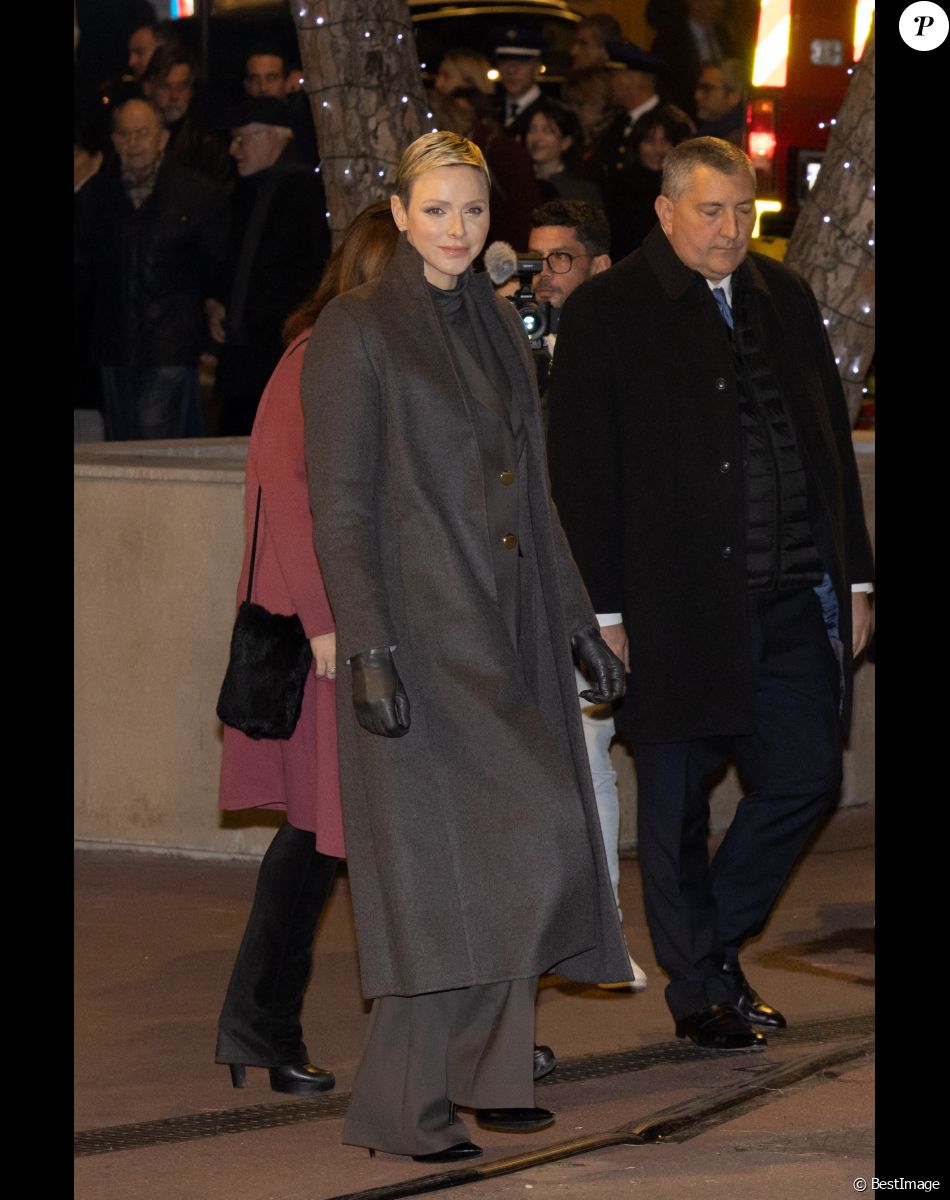 No Tabloïds - La princesse Charlene de Monaco - La famille princière de Monaco participe à l'embrasement de la barque lors des célébrations de la Sainte-Dévote sur le quai Albert 1er à Monaco le 26 janvier 2023. © Olivier Huitel / Pool Monaco / Bestimage --- No Tabloïds --- H.S.H. Princess Charlene of Monaco attend the traditional burning of a sailboat on January 26th, as part of the Sainte-Dévote celebrations in Monaco.