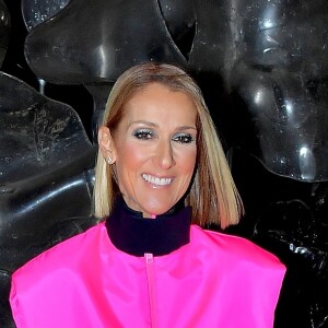 Céline Dion prend la pose pour les photographes après son show au Barclay's Center à New York, le 5 mars 2020.
