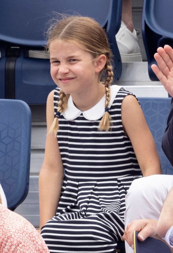 Le prince William, duc de Cambridge, et Catherine (Kate) Middleton, duchesse de Cambridge, avec la princesse Charlotte de Cambridge assistent au Jeux du Commonwealth au centre sportif de l'Université de Birmingham le 2 aout 2022.