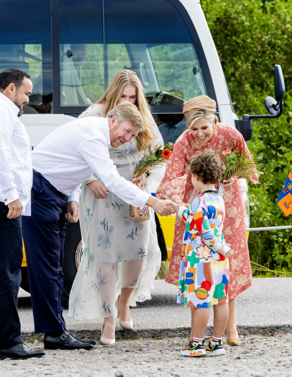 Le roi Willem-Alexander, la reine Maxima et la princesse Catharina-Amalia des Pays-Bas visitent les anciennes huttes d'esclaves "Witte Pan" à Bonaire, Antilles néerlandaises, Pays-Bas, le 28 janvier 2023.. Cette visite s'inscrit dans le cadre du voyage de la famille royale dans les Caraïbes néerlandaises. 