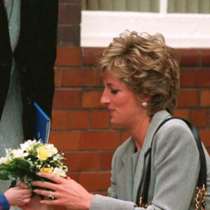 Diana dans un centre anti drogue à Glasgow le 17 mai 1995