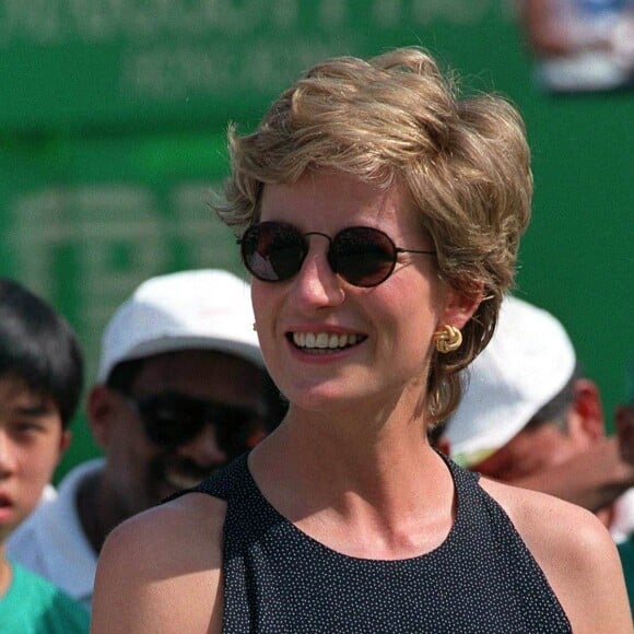 Diana à Hong-Kong pour un tournoi de tennis le 24 avril 1995