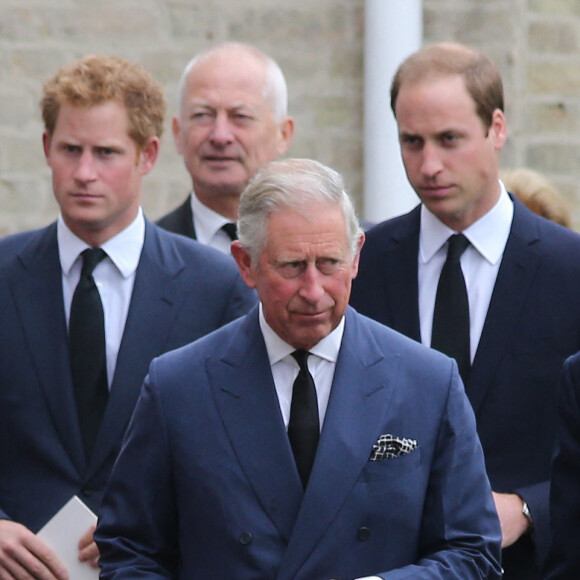 Prince Harry, Prince William et Prince Charles - La famille royale d'Angleterre assiste aux obsèques de Hugh van Cutsem en la cathédrale de Brentwood. 