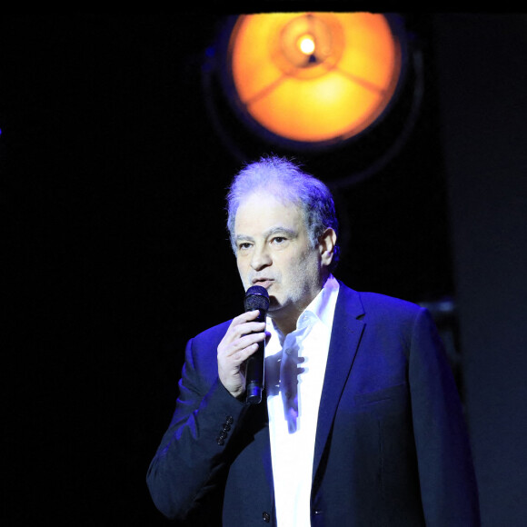 Raphaël Mezrahi - 9ème édition de "La nuit de la déprime" aux Folies Bergère à Paris le 30 janvier 2023. © Alain Guizard/Bestimage 