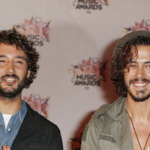 Jérémy Frérot et Flo Delavega - 17e cérémonie des NRJ Music Awards 2015 au Palais des Festivals à Cannes, le 7 novembre 2015. © Christophe Aubert via Bestimage