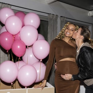 Exclusif - Alicia Aylies (Miss France 2017) et Sylvie Tellier - Alicia Aylies (Miss France 2017), enceinte de sept mois, lors de sa Gender Reveal à l'Hôtel de Pourtalès à Paris le 15 janvier 2023. © Pierre Perusseau / Bestimage