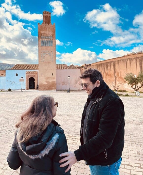Patrick Bruel s'est rendu dans la ville de son enfance à Tlemcen en Algérie avec sa mère en février 2023