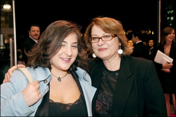 Josiane Balasko et Marilou Berry - Lancement des Keep Lucy chez MArionnaud sur les Champs-Elysées en 2005
