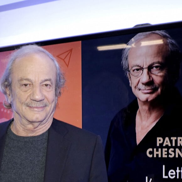 Exclusif - Patrick Chesnais pose pour la sortie prochaine de son livre "Lettres d'excuses" lors de l'enregistrement de l'émission "Chez Jordan" à Paris le 9 janvier 2023. © Cédric Perrin/Bestimage 