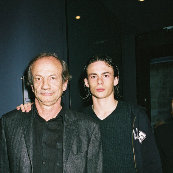 Patrick Chesnais et son fils Ferdinand à Paris en 2004