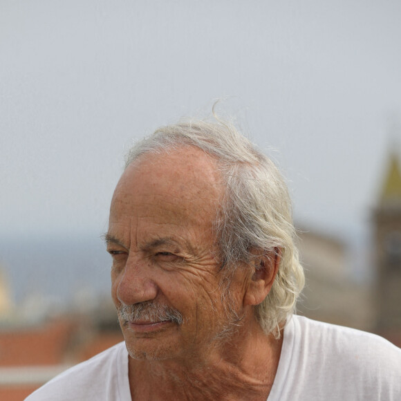 Exclusif - Close-up avec Patrick Chesnais à Nice, le 24 juillet 2021. © Franz Chavaroche/Nice-Matin/Bestimage 