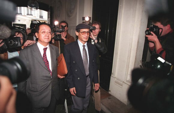Charles Sobhraj dit "le serpent" à Paris, avec son avocat Me Jacques Vergès le 08/04/1997.