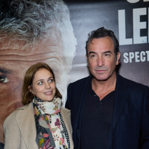 Exclusif - Jean Dujardin et sa femme Nathalie Péchalat - Photocall - Spectacle symphonique Claude Lelouch "D'un film à l'autre" au Palais des Congrès de Paris le 14 novembre 2022. Pour Fêter ses 85 ans et 60 de carrière, Claude Lelouch a créé un ciné-concert, "Claude Lelouch - D'un film à l'autre", dans lequel la musique de ses films est jouée par l'orchestre philharmonique de Prague, au Palais des Congrès à Paris. Sur le gâteau, son chiffre fétiche : 13 car 85 ans (8+5 = 13). Claude Lelouch associe le 13 à toute sa vie professionnelle : sa société "Les films 13" et son cinéma, le "Club 13. © Moreau / Rindoff / Bestimage 