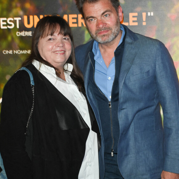 Clovis Cornillac (acteur et réalisateur) et sa mère Myriam Boyer au photocall de l'avant-première du film "C'est Magnifique !" au cinéma UGC Ciné Cité Les Halles à Paris le 31 mai 2022. © Coadic Guirec / Bestimage 
