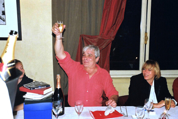 Jacques Weber fête ses 52 ans à Paris avec sa femme Christine au club Etoile.